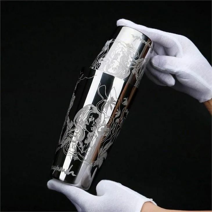 Barmani metallist kokteilišeiker